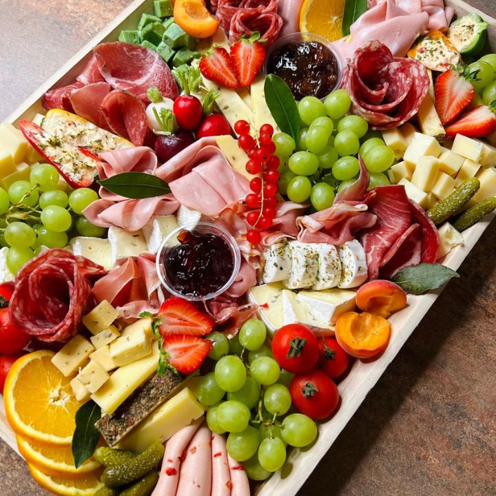 Plateau charcuterie fruits fromage The Bubble Shop